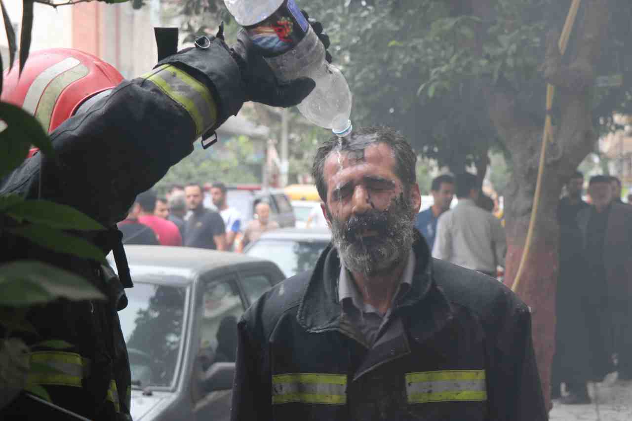 در آستانه بازگشایی مدارس یک واحد تجاری فروش لوازم التحریر دچار آتش سوزی شد.