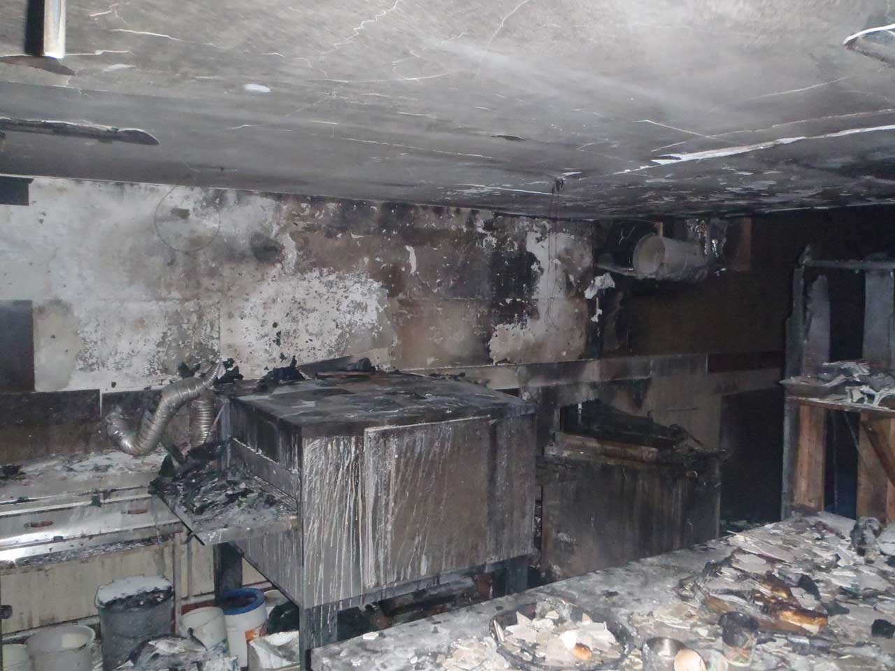 آتش سوزی در فست فود