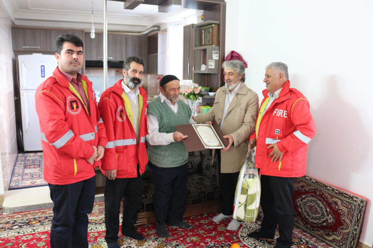 دیداری صمیمی با آتش نشان بازنشسته