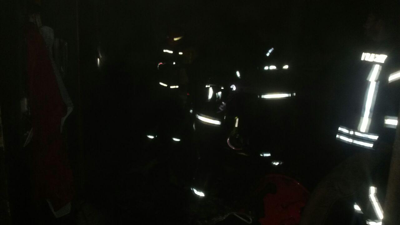 بامداد امروز حریق منزل مسکونی در شهرک آزادگان اطفا گردید