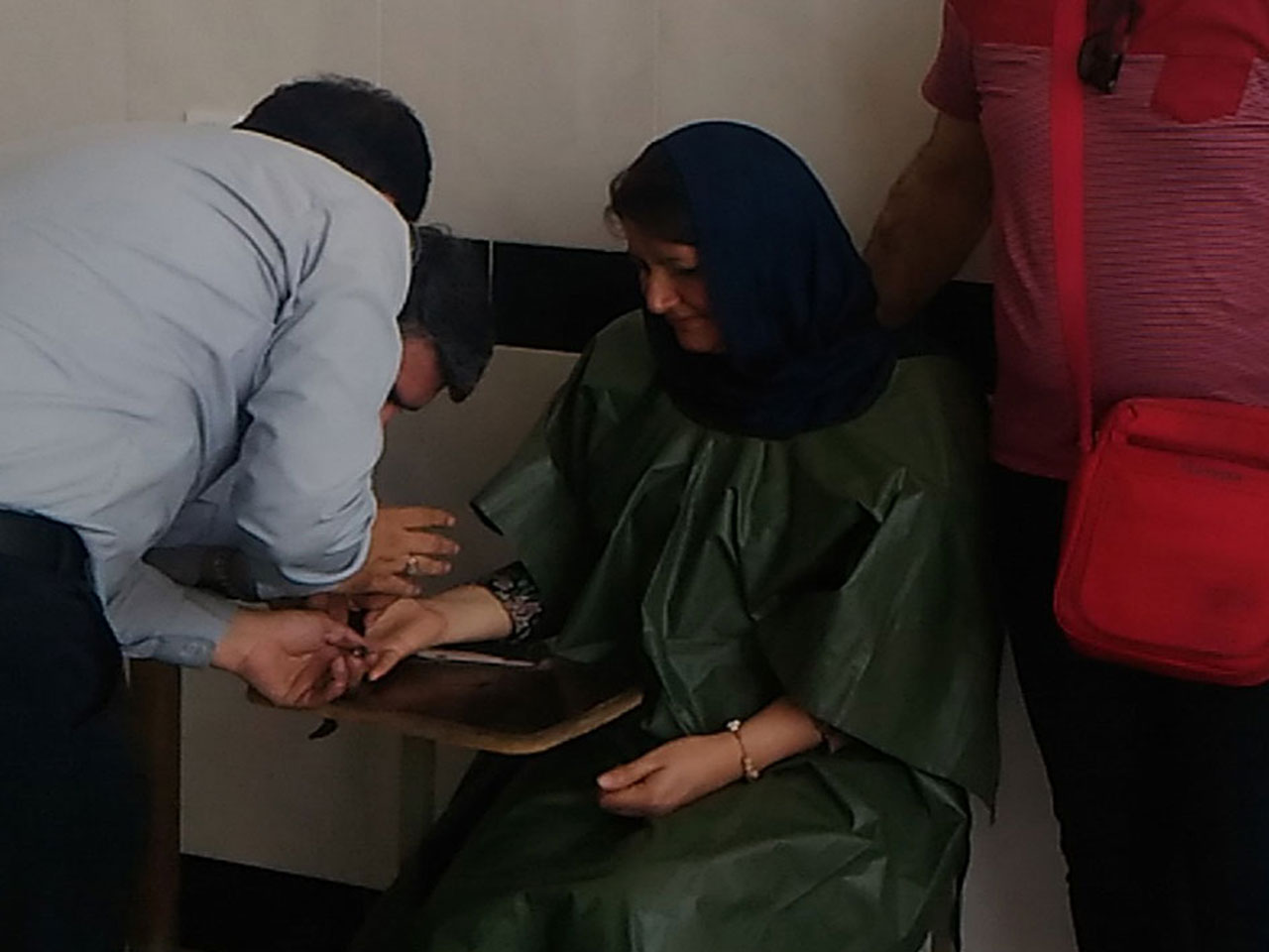 انجام عملیات امدادونجات ، بریدن انگشتری
