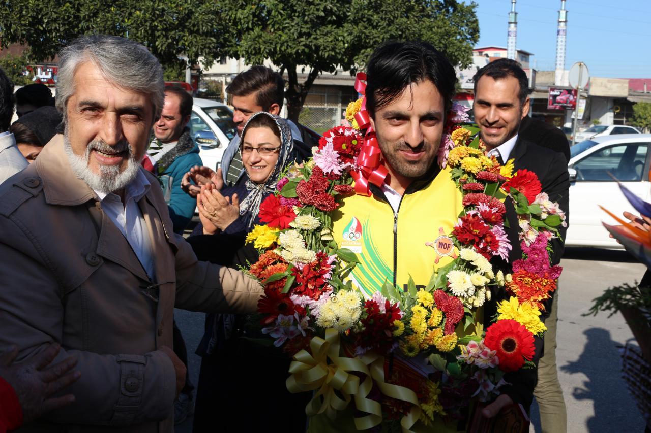 استقبال از آتش نشان قهرمان