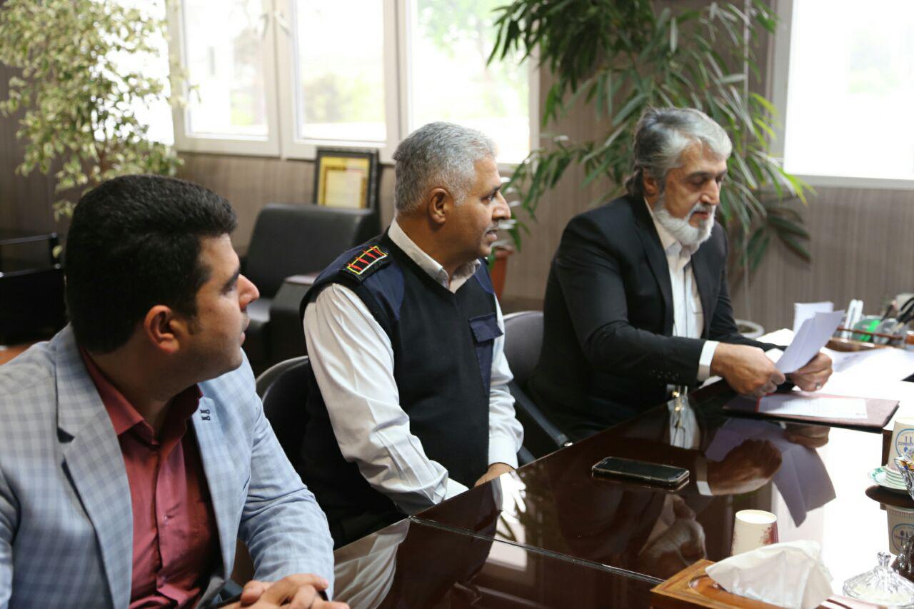 دیدار سرپرست سازمان آتش نشانی و جمعی از پرسنل سازمان با مهندس کبود شهردار محترم 