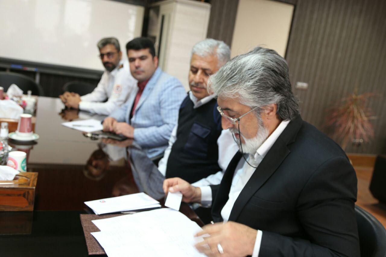دیدار سرپرست سازمان آتش نشانی و جمعی از پرسنل سازمان با مهندس کبود شهردار محترم 