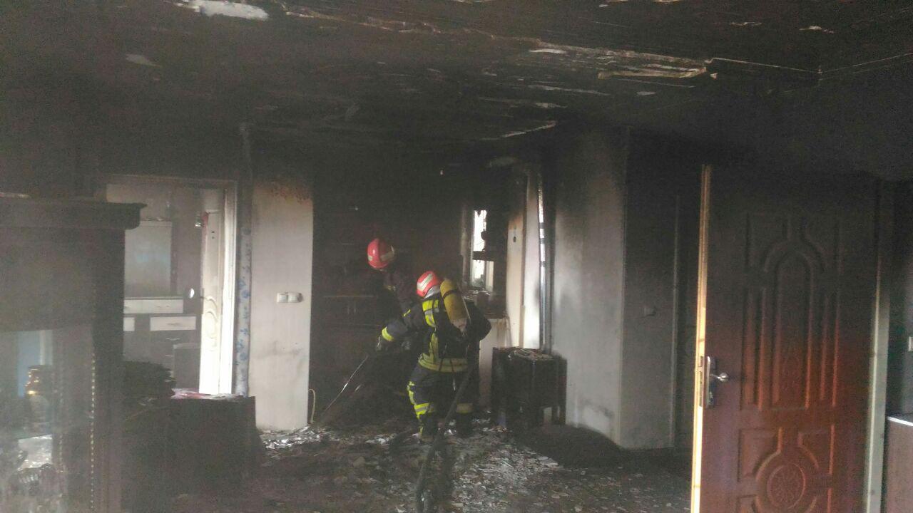 آتش سوزی طبقه پنجم آپارتمان مسکونی