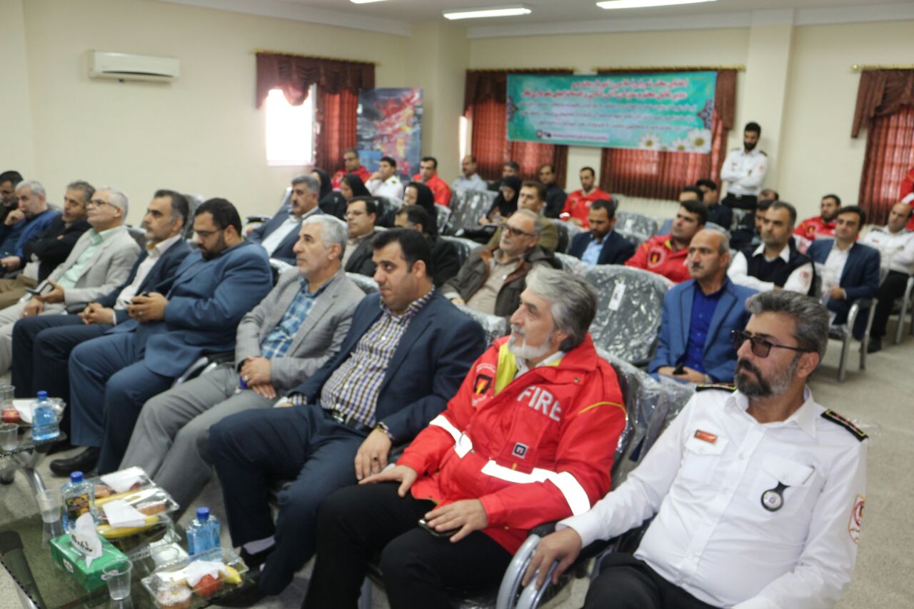 مراسم ورود و بهره برداری  رسمی از 4 دستگاه خودروی دو منظوره اطفا و امداد ونجات