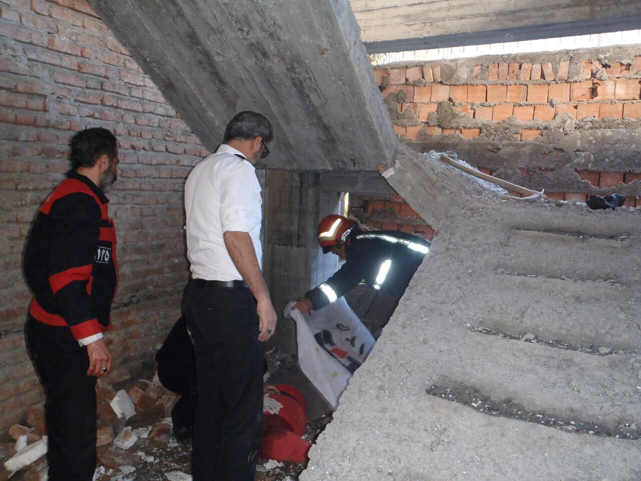  کارگر ساختمانی در اثر ریزش آوار جان باخت.