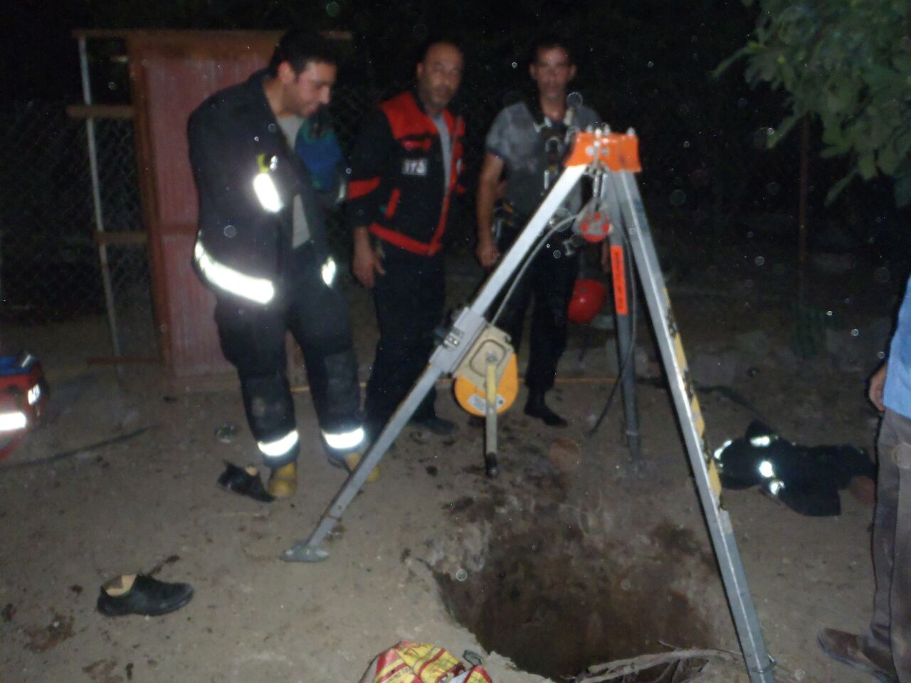 نجات خانم 40 ساله ازداخل چاه 6 متری